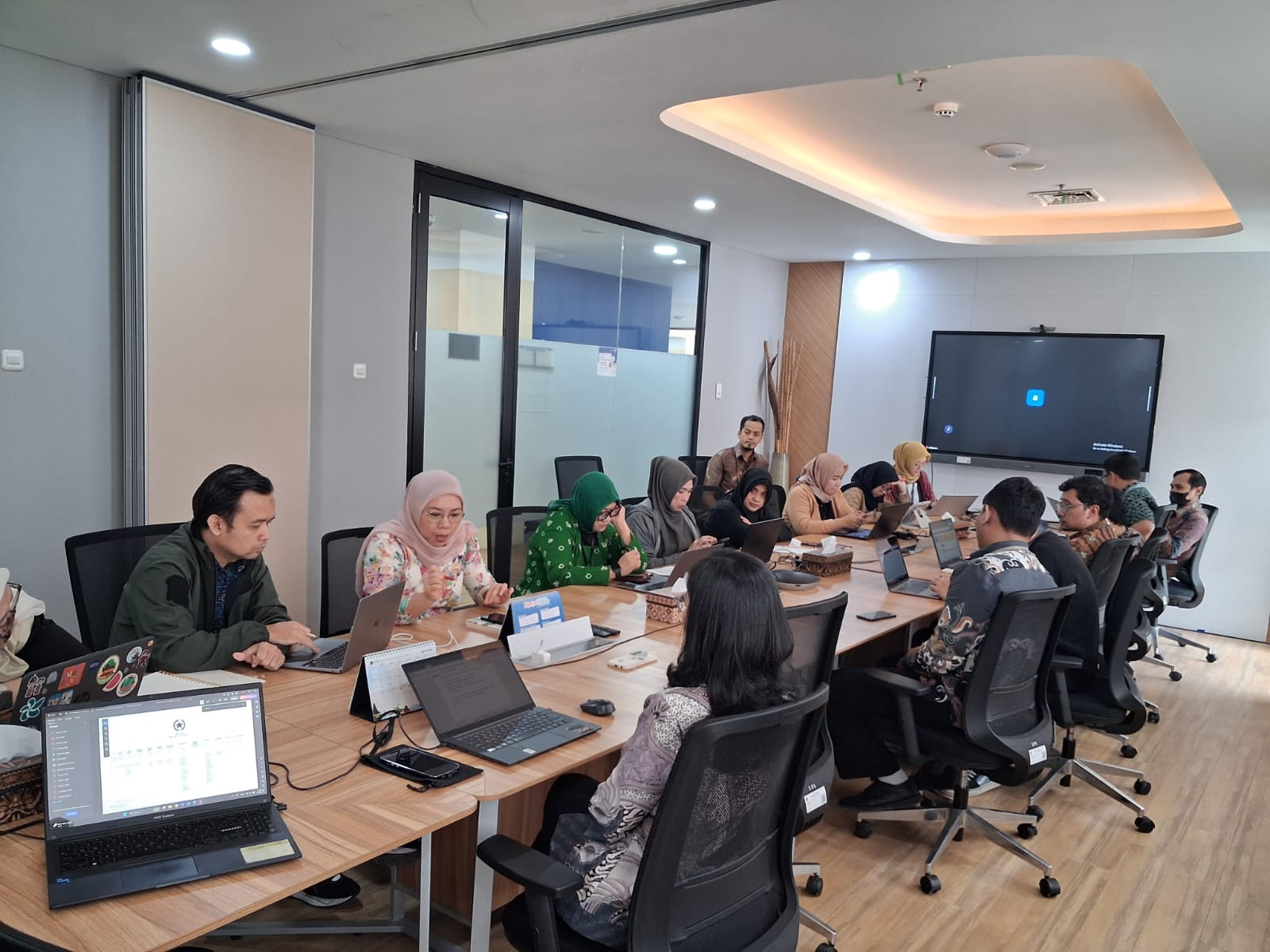 DESMA Center Bersama Kementerian Pariwisata Melaksanakan Rapat Koordinasi Penguatan Standar Usaha Pariwisata Berkualitas